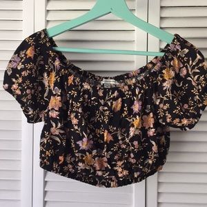 Adorable floral AE crop top